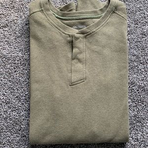 Arc’teryx men’s large long sleeve henley